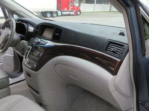 Used 2011 Nissan Quest SL w/ Bose Pkg image 30