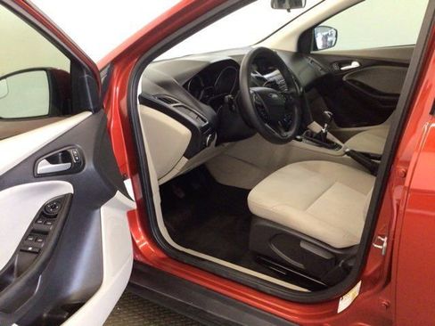 Used 2018 Ford Focus SE image 12