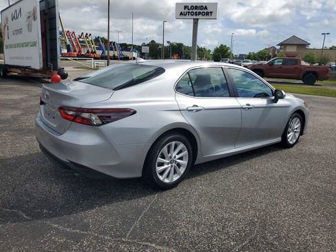 Used 2024 Toyota Camry LE w/ Convenience Package image 4