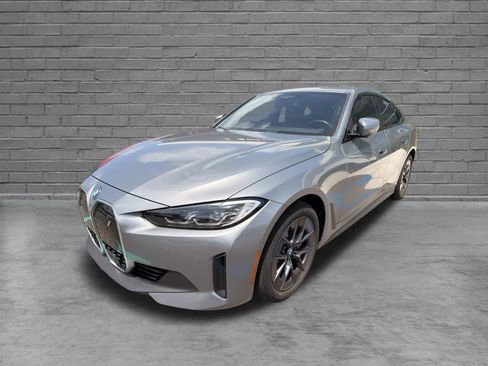 Used 2023 BMW i4 eDrive35 RWD image 2