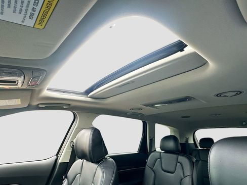 Used 2025 Kia Telluride S image 22