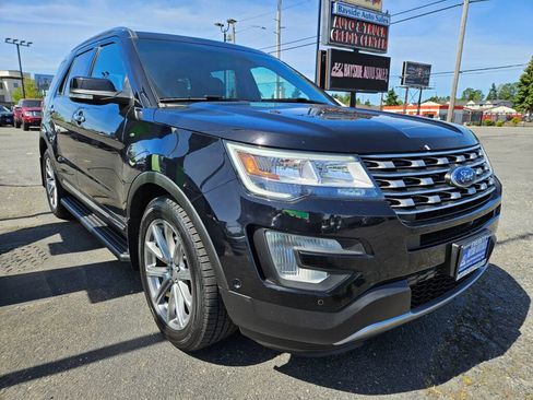 Used 2017 Ford Explorer Limited w/ Equipment Group 301A AWD/4WD image 6