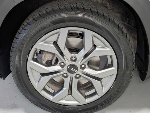 Used 2024 Kia Seltos S AWD/4WD image 3