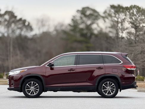 Used 2019 Toyota Highlander XLE image 8