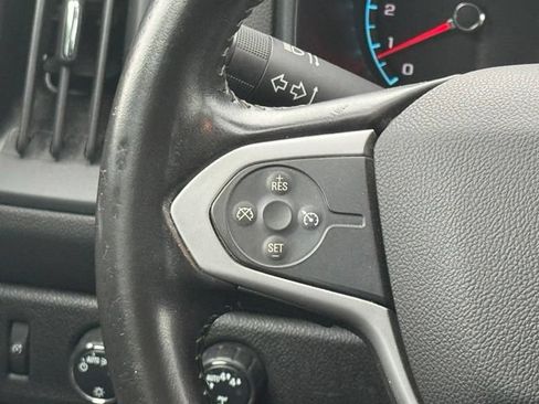 Used 2018 Chevrolet Colorado LT AWD/4WD image 12