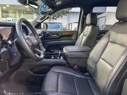 Used 2025 GMC Yukon Denali AWD/4WD image 22