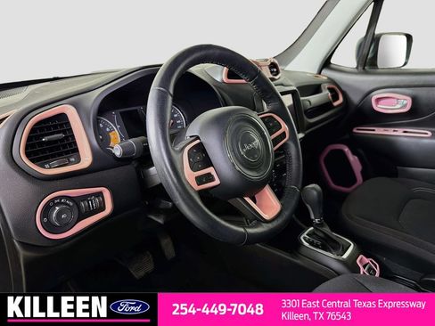 Used 2023 Jeep Renegade Latitude w/ Premium Group AWD/4WD image 11