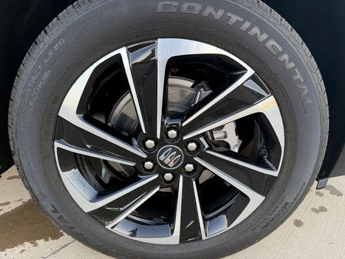 Certified 2025 Buick Enclave Sport Touring image 10