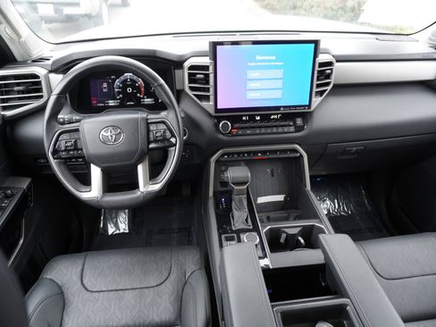 Used 2024 Toyota Tundra Limited image 2