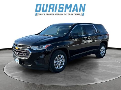 Used 2021 Chevrolet Traverse LS image 2