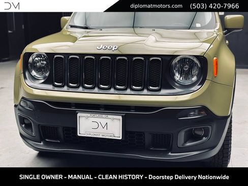 Used 2015 Jeep Renegade Latitude w/ Cold Weather Group II AWD/4WD image 15