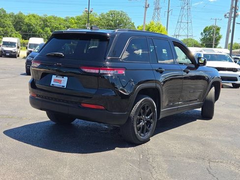 Certified 2024 Jeep Grand Cherokee Altitude RWD image 14