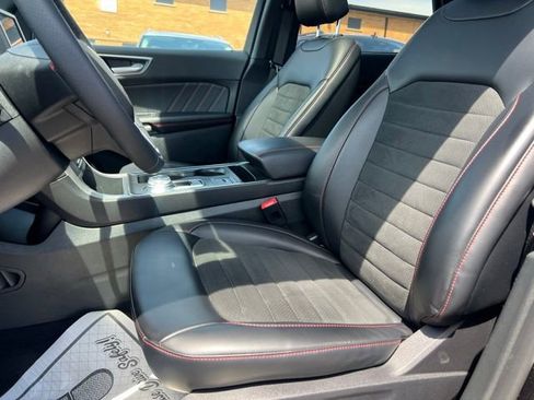 Certified 2024 Ford Edge ST-Line AWD/4WD image 19