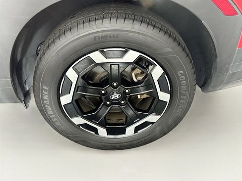 Used 2025 Hyundai Santa Fe SEL FWD image 11