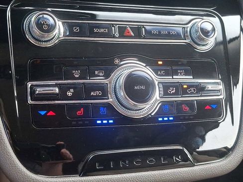Used 2022 Lincoln Corsair Standard w/ Equipment Group 101A image 16