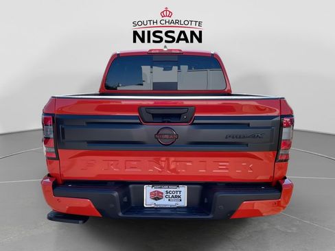 Used 2025 Nissan Frontier PRO-4X AWD/4WD image 5