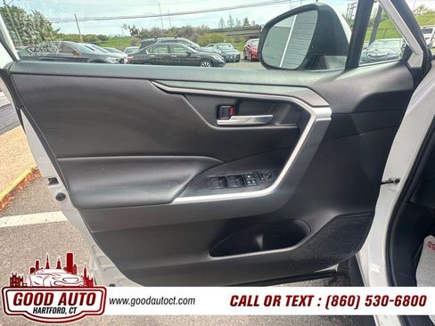 Used 2020 Toyota RAV4 XLE w/ Carpet Mat Package image 5