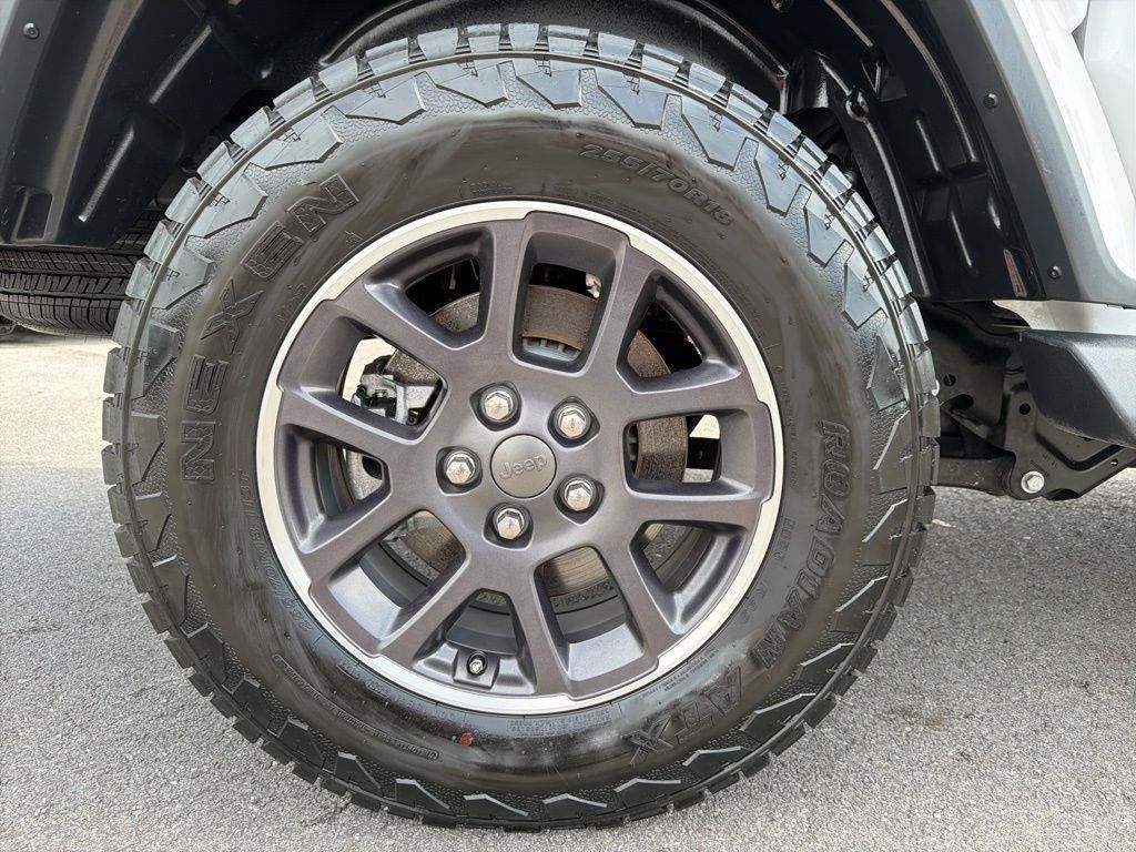 Used 2021 Jeep Gladiator Overland w/ Safety Group AWD/4WD image 12
