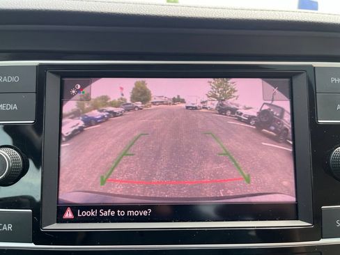 Used 2019 Volkswagen Jetta SE FWD image 17
