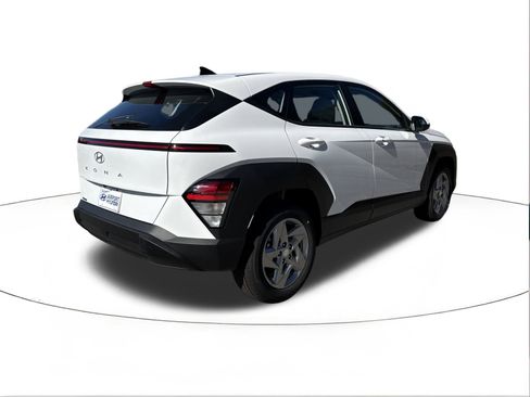 New 2026 Hyundai Kona SE FWD image 3