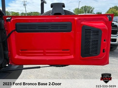 Used 2023 Ford Bronco 2-Door AWD/4WD image 29