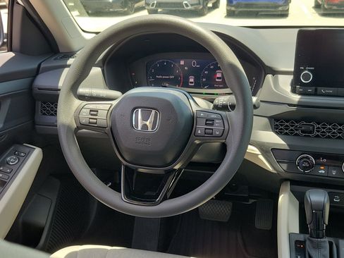 Used 2025 Honda Accord LX image 18