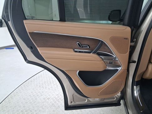 New 2026 Land Rover Range Rover SE image 27
