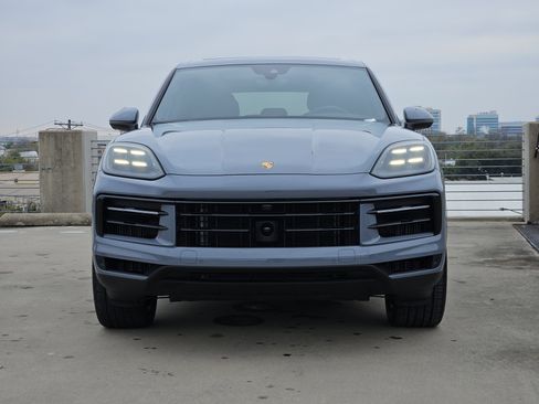 Certified 2025 Porsche Cayenne image 11