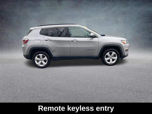 Used 2019 Jeep Compass Latitude AWD/4WD image 8