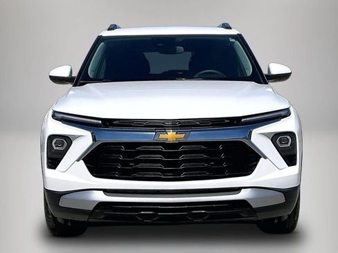 Used 2025 Chevrolet TrailBlazer LT image 3