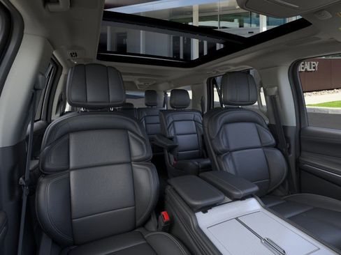 New 2025 Lincoln Navigator L Reserve AWD/4WD image 10