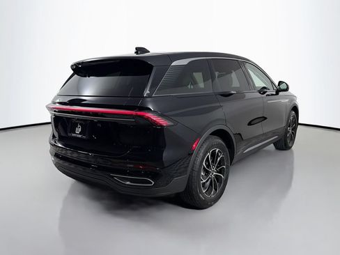 Used 2026 Lincoln Nautilus Premier AWD/4WD image 5