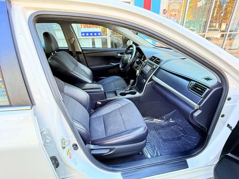 Used 2017 Toyota Camry SE image 26
