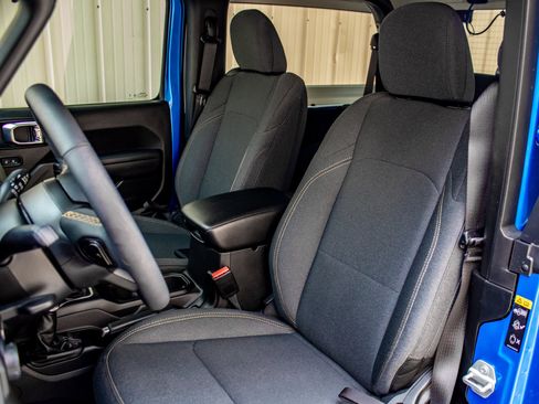 Used 2024 Jeep Wrangler Willys image 30