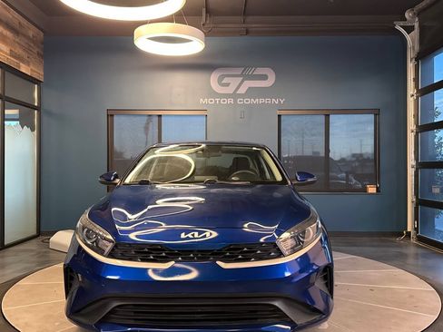 Used 2022 Kia Forte LXS w/ LXS Technology Package FWD image 8