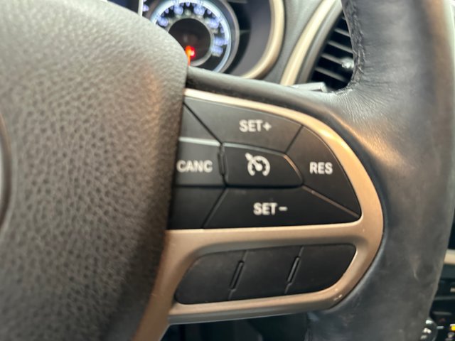 Used 2017 Jeep Cherokee Sport AWD/4WD image 25