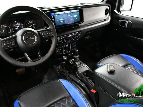 Used 2024 Jeep Wrangler Unlimited Sport AWD/4WD image 37