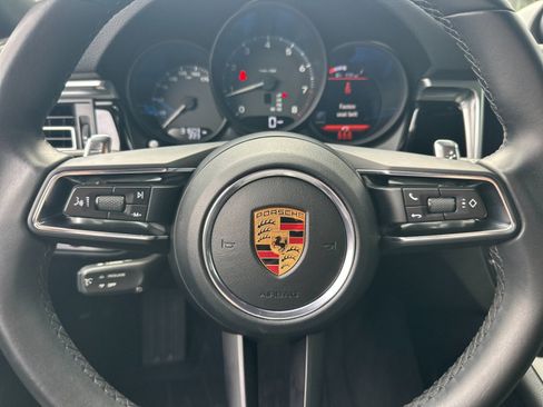 Used 2022 Porsche Macan image 23
