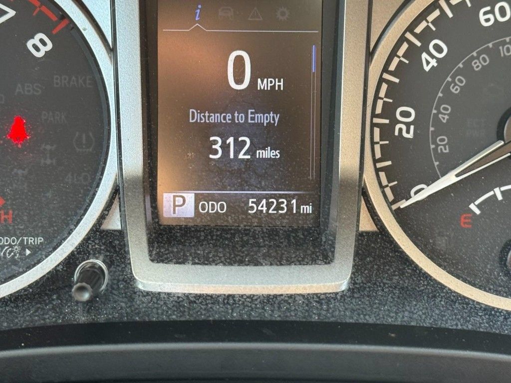 Used 2022 Toyota Tacoma SR5 AWD/4WD image 27