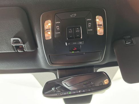 Used 2025 Toyota Sienna XLE Woodland Edition AWD/4WD image 35