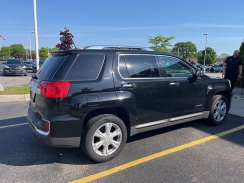 Certified 2017 GMC Terrain SLT FWD image 2