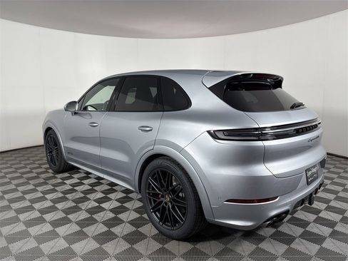 New 2025 Porsche Cayenne GTS image 3