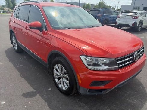 Used 2018 Volkswagen Tiguan SE FWD image 1