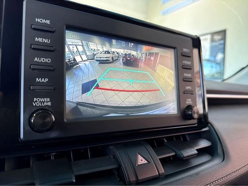 Used 2019 Toyota RAV4 LE w/ Carpet Mat Package AWD/4WD image 22
