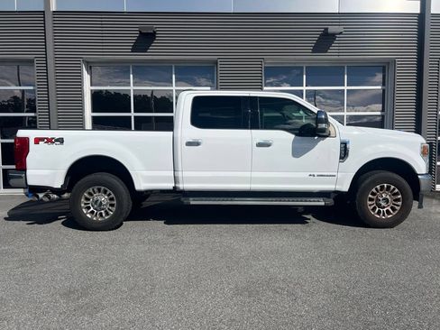 Used 2022 Ford F250 XLT w/ XLT Premium Package AWD/4WD image 4