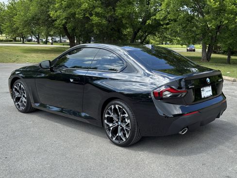 Used 2026 BMW 230i xDrive Coupe w/ Premium Package AWD/4WD image 4