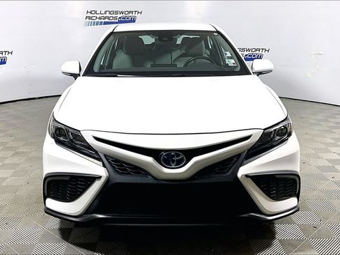 Used 2024 Toyota Camry SE FWD image 2