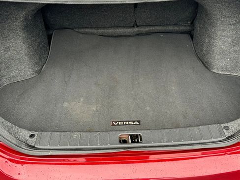 Used 2019 Nissan Versa SV image 16