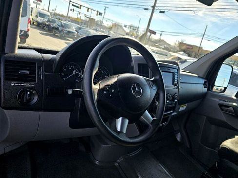 Used 2016 Mercedes-Benz Sprinter 2500 image 9