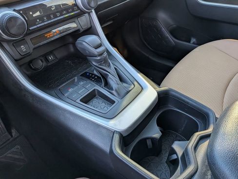 Used 2019 Toyota RAV4 LE image 22